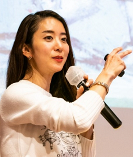 안현정(미술평론가, 성균관대학교박물관 학예실장, 예술철학박사)